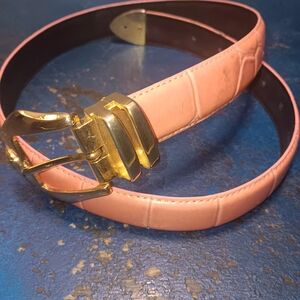 Elegant Pink Croc-Embossed Belt with Gold Buckle